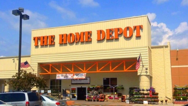 Home Depot shares trading lower despite beating expectations for Q3